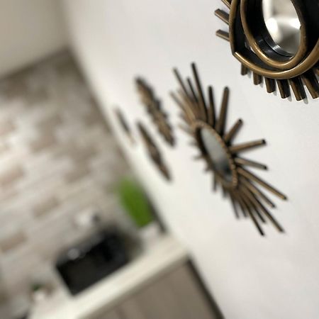 Luxurious 2 Bed Apartment In Heart Of Burnley With Private Parking Экстерьер фото
