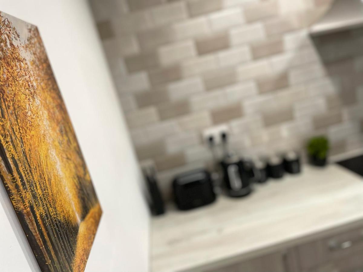 Luxurious 2 Bed Apartment In Heart Of Burnley With Private Parking Экстерьер фото