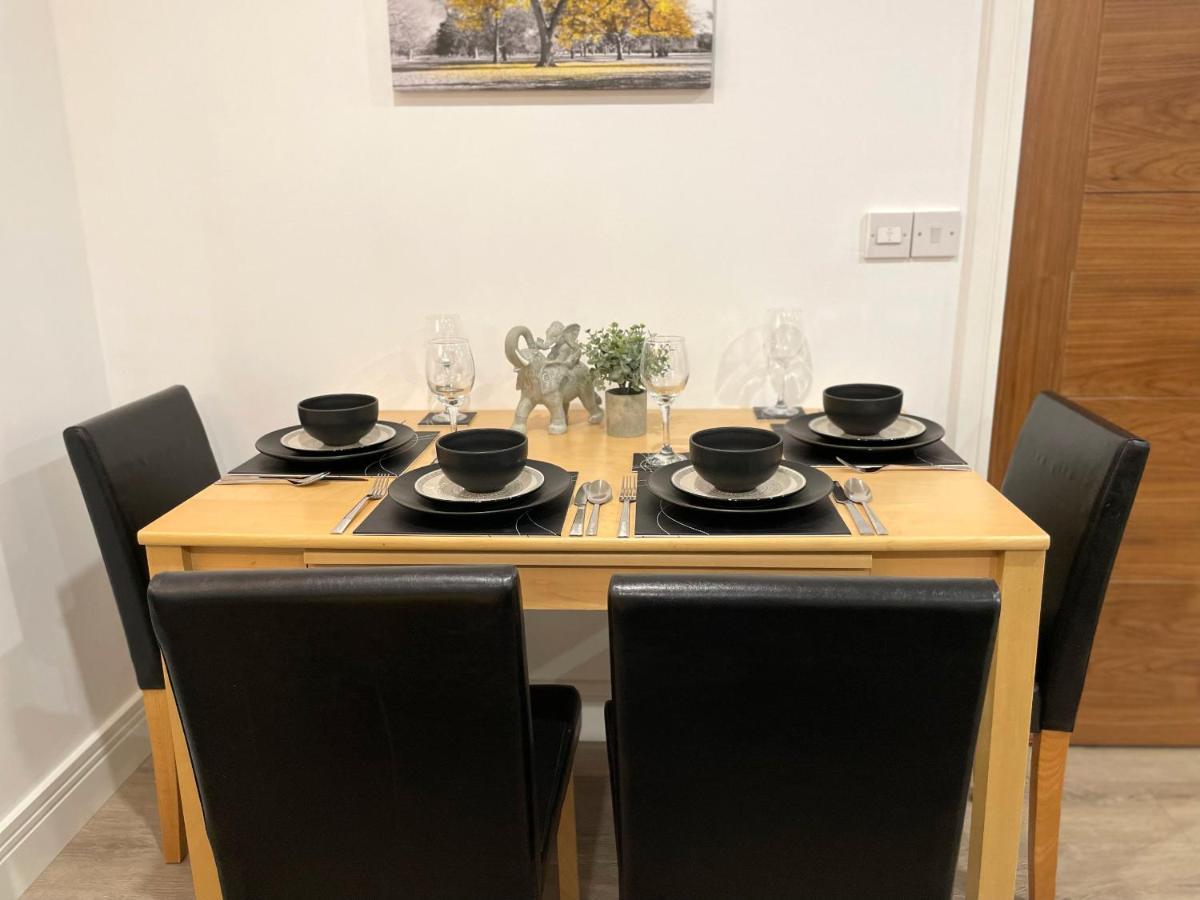 Luxurious 2 Bed Apartment In Heart Of Burnley With Private Parking Экстерьер фото
